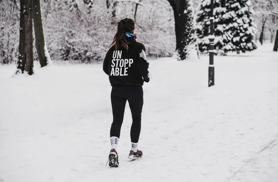 Joggen im Winter sorgt für Fitness Foto (c)Wal_172619 Pixabay.com